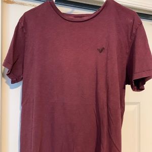 American Eagle red t shirt